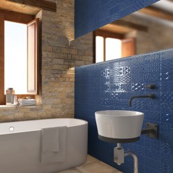 Плочки за баня в син цвят с релефни орнаменти, гланцирани / Колекция от Vives